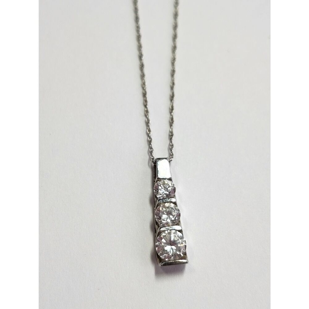 14K White Gold CZ Pendant Necklace DQ